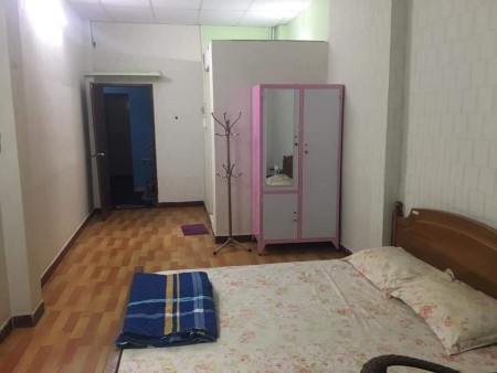Phòng trọ Quận 3 đối diện chợ Bàn Cờ, Phòng tầng 4 ở sinh hoạt được nhiều người, 30m2