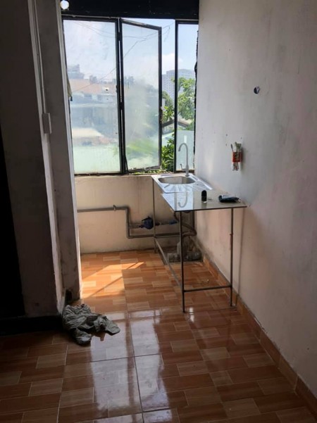 Chỉ còn 3 phòng thôi nên giá rất sinh viên học sinh nhé. Có bảo vệ xem xe 24/24., 16m2