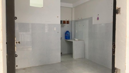 Cho thuê phòng trọ trong tòa nhà cao cấp, mới xây, ở được 2 đến 3 người, 2tr5, 25m2