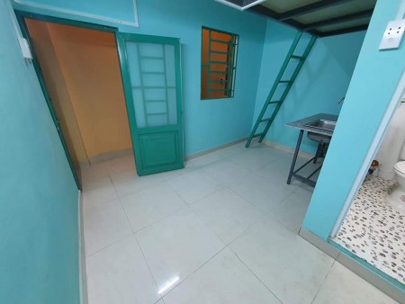 Phòng mới tại Điện Biên Phủ ngay sau lưng đại học Hồng Bàng, có cửa sổ rất mát, 28m2