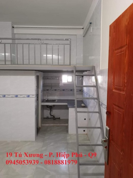 Phòng trọ sạch sẽ thoáng mát, có gác rộng, vào ở ngay, 25m2