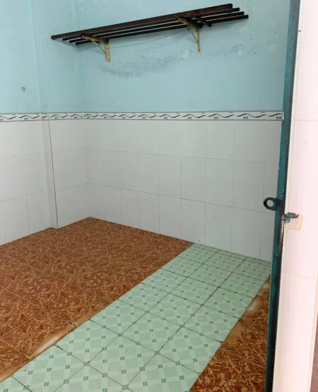 Phòng trọ cho thuê giá rẻ chỉ 1tr5/tháng. Miễn phí tiền nước, miễn phí gửi xe, 12m2