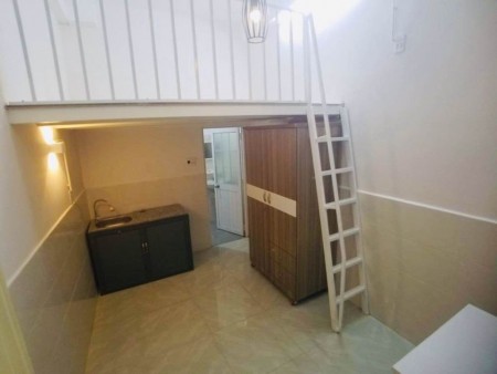 Phòng trọ rộng rãi có gác lững rộng không đụng đầu, lót sạch siêu sạch, nhà vệ sinh bếp đầy đủ, 27m2