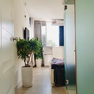 Phòng trọ cao cấp đầy đủ nội thất tiện nghi hiện đại cửa sổ kính lớn thoáng mát, 27m2