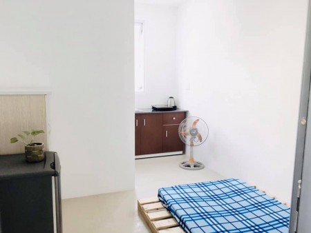 Phòng trọ trong tòa nhà an ninh, phòng mới 100% gần ngã tư Thủ Đức, 26m2