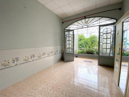 Phòng trọ cho thuê không chung chủ, có ban công riêng thoáng mát, giờ sinh hoạt tự do, 25m2