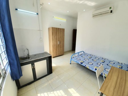 Chỉ còn 1 phòng duy nhất tại 38 Chấn Hưng, P6, Tân Bình. Phòng rộng 20m2, có ban công cửa sổ, full nội thất, 20m2