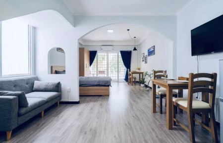 Phòng trọ cao cấp, ban công rộng như chung cư, ngắm chảnh siêu lãng mạng, trung tâm Quận 1, 28m2