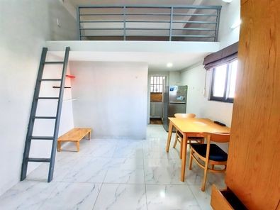Phòng full nội thất, có gác, còn mới. Giờ giấc tự do, đảm bảo không ảnh hưởng đến việc chill của bạn., 27m2