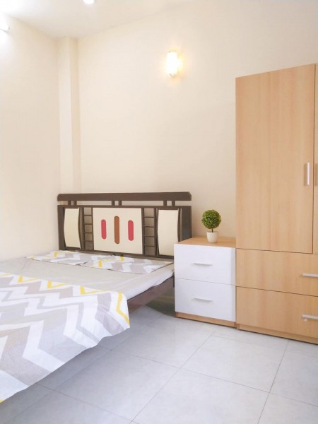 Bên mình đang dư vài phòng, bạn trọ đều là sinh viên, nhân viên văn phòng lịch sự nên rất phù hợp, 28m2