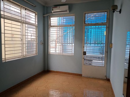 Mình có 2 phòng trong nhà nguyên căn Bình Thạnh( có cho thuê nguyên căn). Đặc biệt nhà dành cho Nữ, 27m2