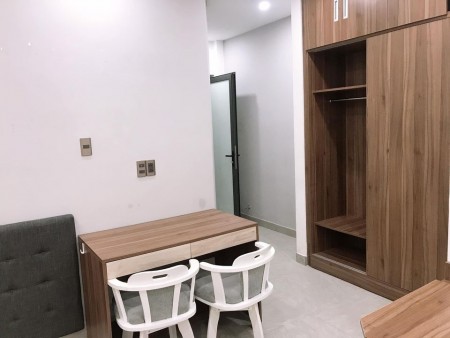 Cho thuê phòng trọ gần Hàng Xanh.Bình Thạnh, thiết kế tinh tế, trang thiết bị cao cấp, an ninh, 28m2