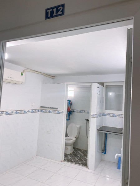Cho thuê phòng trọ tại quận 7, y như hình, thoáng mát, có máy lạnh: căn góc, không gác, toilet riêng, 25m2