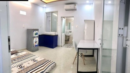 Phòng trọ cần cho thuê, full nội thất: nệm, kệ bếp, tủ đồ, bàn ăn, máy lạnh, 28m2