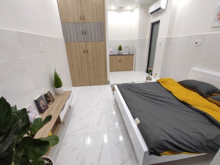 Cho thuê phòng trọ có ban công cuối đường Thống Nhất, khu vực an ninh, hẻm ô tô,nhà mới xây 100%, 28m2