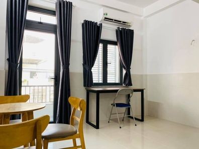 Phòng trọ cho thuê full nội thất, đồ mới 100%, nhà mới xây xong đang setup nội thất, có ban công, 25m2