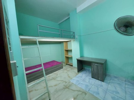 Phòng trọ cho thuê tại quận Bình Thạnh, phòng có gác , máy lạnh, wc riêng, máy giặt xài chung, 25m2