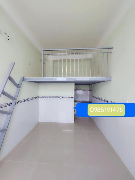 Phòng trọ mới xây có gác gần vincom quận 9, Phòng có gác, cửa sổ thoáng mát, nhà xe rộng rãi, 28m2