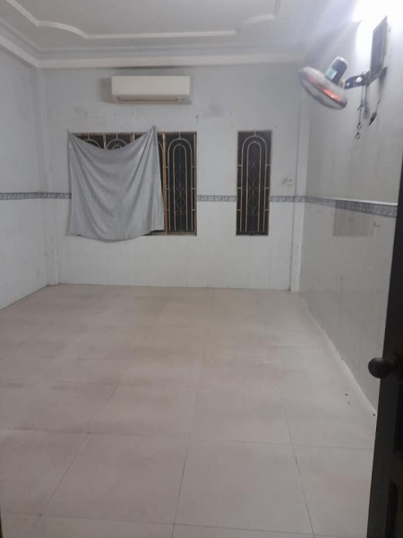 Cho thuê phòng trọ tại quận 7, rộng rãi thoáng mát, có tolet và máy lạnh quạt đầy đủ, 28m2