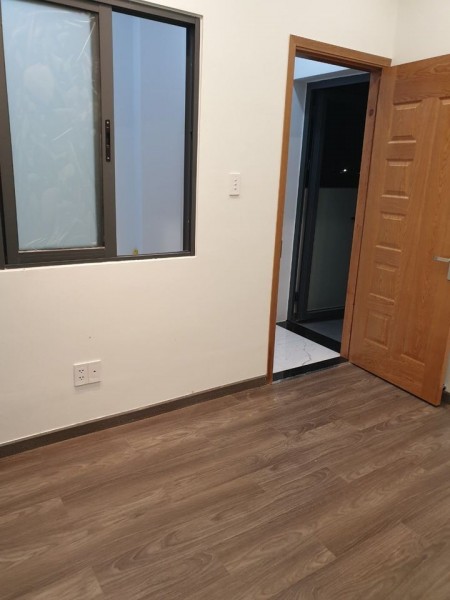 Cho thuê phòng trong nhà nguyên căn, có cửa sổ, ban công thoáng mát, Camera giám sát, 25m2