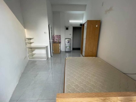 Cho thuê phòng trọ tại quận 10, có ban công, đầy đủ nội thất, có khu giặt phơi riêng miễn phí, 25m2