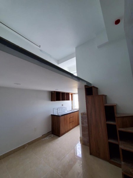 Cho thuê phòng trọ vừa mới xây tại quận 7, full nội thất, có rèm che cửa sổ, có cây phơi đồ sẵn, 25m2