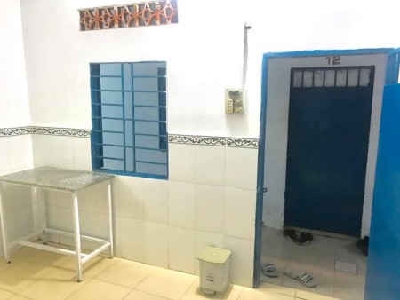 Cho thuê phòng trọ gần Ngã Tư Thủ Đức, Đại Học Sư Phạm Kỹ Thuật, phòng trọ an ninh, có Camera, 12m2
