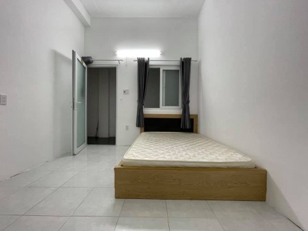 Cho thuê phòng trọ tại quận 10, không chung chủ, giờ giấc tự do, có máy nước nóng, 25m2