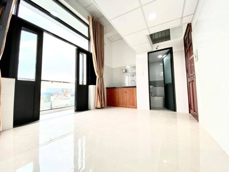 Cho thuê phòng trọ tại Tân Bình, có thang mát, vân tay, nội thất đầy đủ, ánh sáng tự nhiên, 25m2