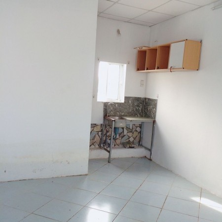Cho thuê phòng trọ cửa sổ lớn, ban công thoáng mát 62/3 Nhất Chi Mai, p13, Q.Tân Bình, 25m2