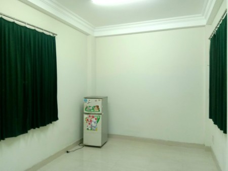 Phòng trọ mới giá rẻ có máy lạnh 20m2 Quận 3 gần công viên Lê thị Riêng, 20m2