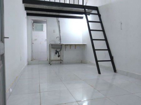 Phòng trọ tại Thoại Ngọc Hầu, Tân Phú, diện tích 18m2, có bảo vệ 24/24. Hotline 036 451 8461, 18m2