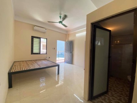 Cho thuê phòng tại 35 Tu Hoàng Nam Từ Liêm, có sẵn nội thất mới đẹp, rộng ở được 3 đến 4 người, 23m2