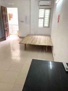 Cho thuê phòng trọ tại Hồ Tùng Mậu, Cầu Giấy, gần Đh Thương Mại, giá chỉ 2tr ban công thoáng mát., 24m2