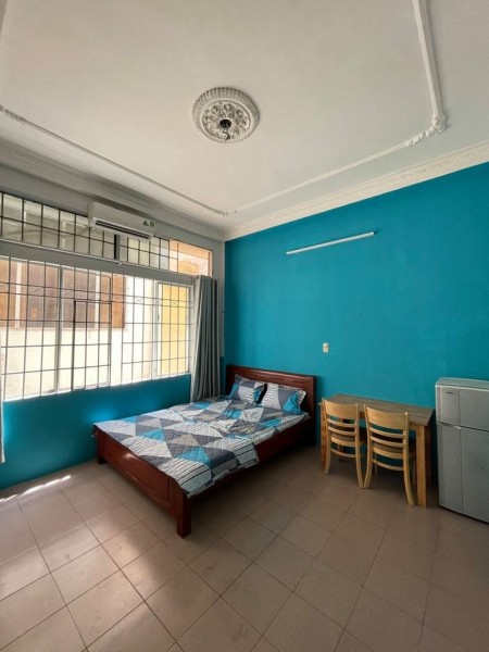 Bên em có phòng trọ khu vực Phú Nhuận ở nhiều tuyến đường, phòng full nội thất giá từ 4 triệu, 25m2