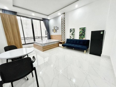 Phòng cao cấp, ban công thoáng mát, full nội thất tại Huỳnh Văn Bánh. Lh xem phòng 0338879586, 28m2