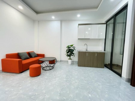 Cho thuê phòng tại Ngõ 1002 Đường Láng, Đống Đa, Hà Nội, full nội thất, ban công thoáng mát, 26m2