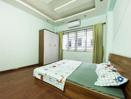 Phòng cao cấp, full nội thất, cửa sổ rộng thoáng mát, ánh sáng tại ngõ 58 Nguyễn Khánh Toàn, 25m2