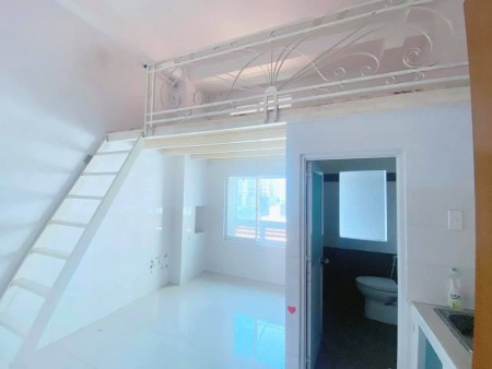Phòng có gác, cửa sổ nội thất cơ bản giá từ 3Tr/th mặt tiền đường Nguyễn Thị Thập Q7, 25m2