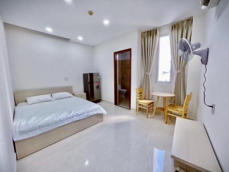 Cho thuê phòng trọ tại 215 Đường Hoàng Văn Thụ, Phú Nhuận diện tích 30m2, full nội thất, 30m2