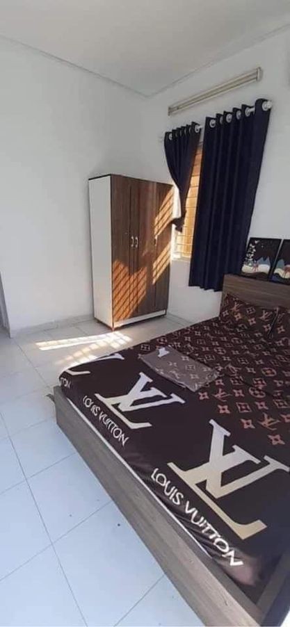 Cho thuê phòng đầy đủ nội thất có ban công thoáng mát phòng 3tr5/tháng ở được 2 đến 3 người, 25m2
