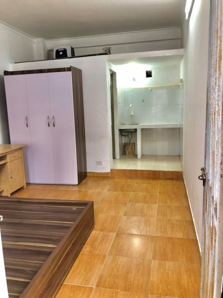 Phòng trọ tầng 1 có ban công thoáng mát nhà tại số 48 Ngõ 61 Hạ Yên, Yên Hòa, 22m2