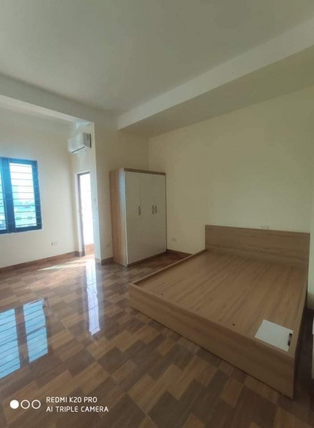 Nhà mới xây tại Ngõ 87 Yên Xá hiện trống 3p cho bạn nào cần đây. Phòng 25m2 đủ tiện nghi, 25m2