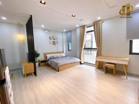 Bên mình còn trống phòng có ban công ánh sáng tốt, full nội thất sang trọng tại Hoàng Văn Thụ, PN, 23m2