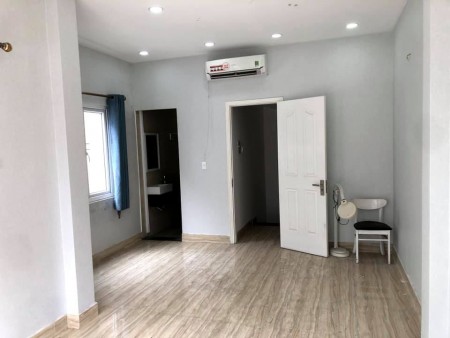 Cho thuê phòng trọ tại đ/c 489/21/42 Huỳnh Văn Bánh, Phú Nhuận, dt 28m2, giá thuê 3tr9/tháng, 28m2