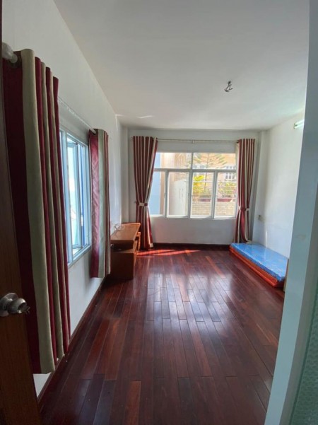 Phòng trong nhà nguyên căn tại 50/1 Đường Nguyễn Đình Chiểu, Phú Nhuận. Chỉ 3tr8/tháng, 24m2