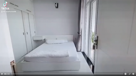 Cho thuê phòng tại CMT8 Tân Bình nội thất cơ bản có hàng lan cửa sổ mát mẽ. Lh 0943.126.749, 25m2