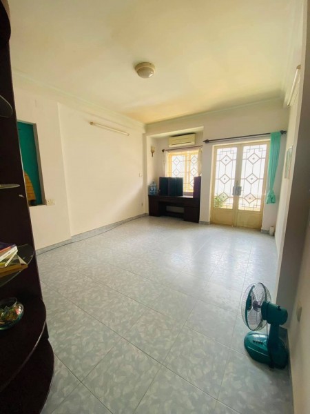 Cho thuê phòng rộng rãi diện tích 40m2 sinh hoạt tư do ưu tiên nữ giá 4 triệu. Lh 0988907428, 40m2