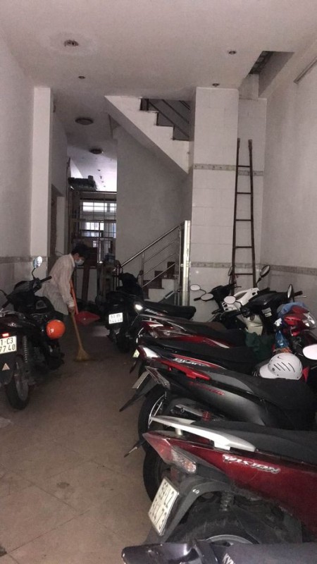 Cho thuê phòng giá rẻ có ban công, cửa sổ thoáng mát, rộng 20m2 đến 60m2 giá 2tr5 đến 5tr/tháng, 25m2