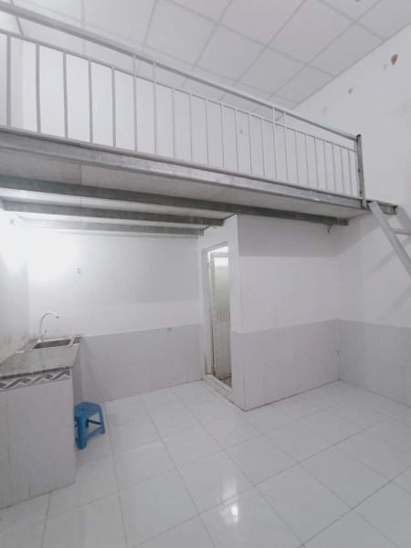 Cho thuê phòng trọ giá tốt rộng 15m2 và gác 10m2 tại 109 Đường Lê Lợi, Phường 4, Gò Vấp, 25m2